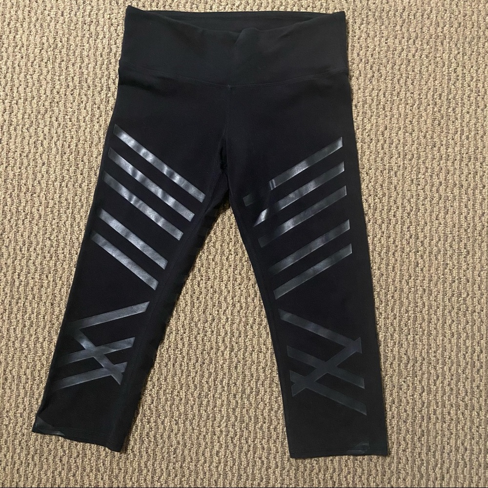 Alo Yoga Airbrush Capris Lineal Stripped Legging Size S